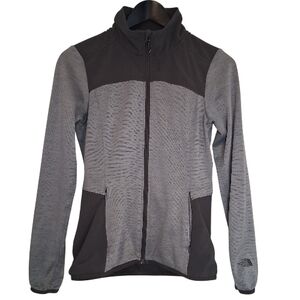 THE NORTH FACE Women’s Softshell Jacket Size Small Gray Zip Up Active Outdoor
